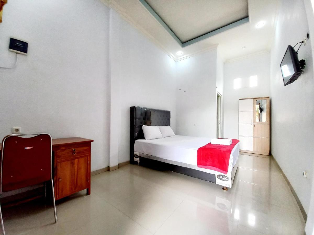 Harmony House Syariah Near Alun Alun Pati Mitra Reddoorz Hotel Exterior photo