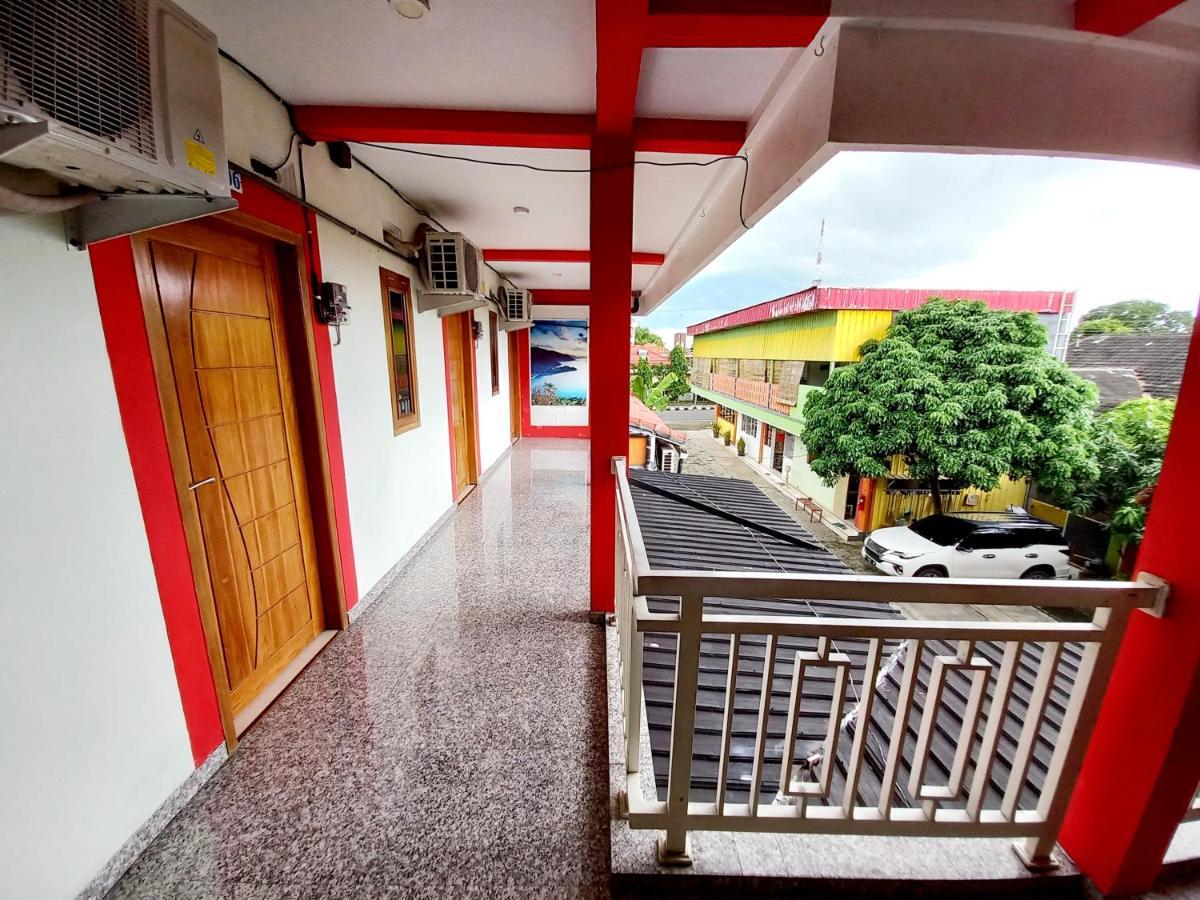 Harmony House Syariah Near Alun Alun Pati Mitra Reddoorz Hotel Exterior photo